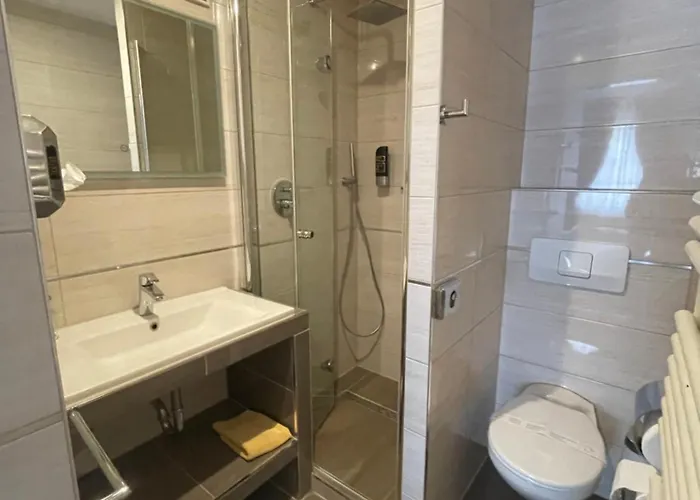 Otel Sonne Weingarten (Wuerttemberg)